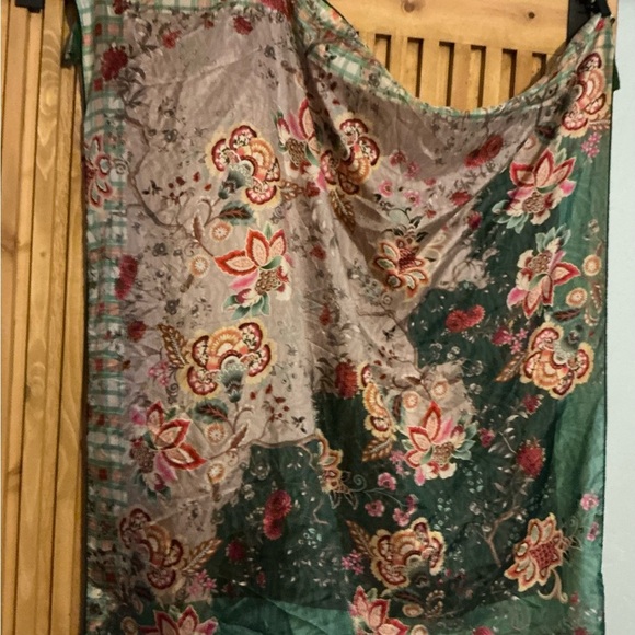 100% Silk Johnny Was Floral Patterned Scarf 42” by 42” - Picture 6 of 6